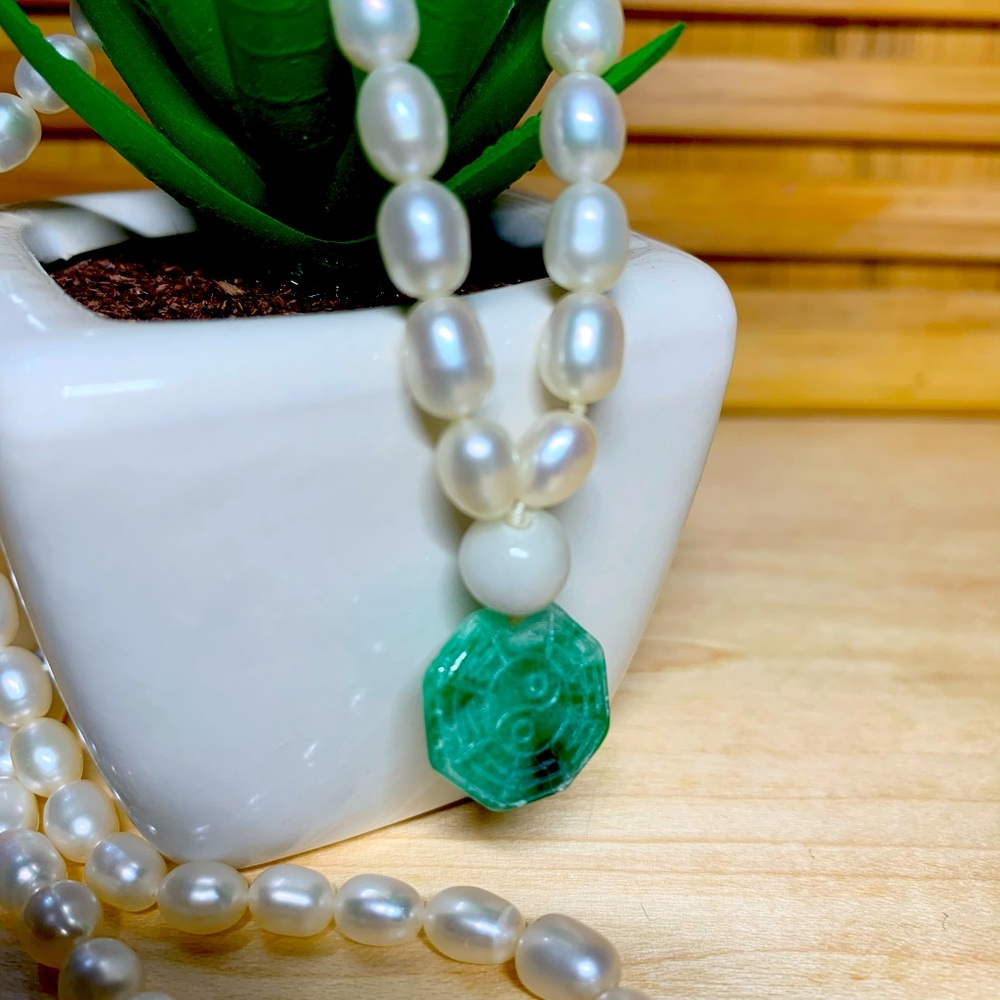 Rice pearl and jade pendant necklace